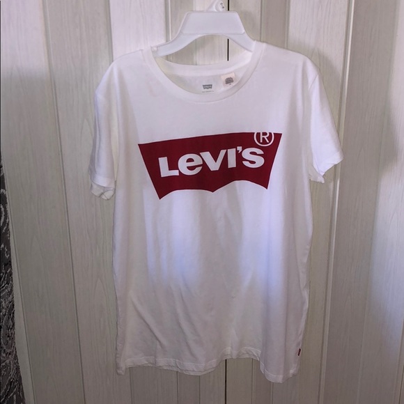 Levi's Tops - Levis T-Shirt